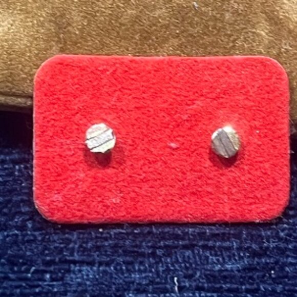 NWT Small Baby/Kid 18K Gold Earrings Stud from Venezuela